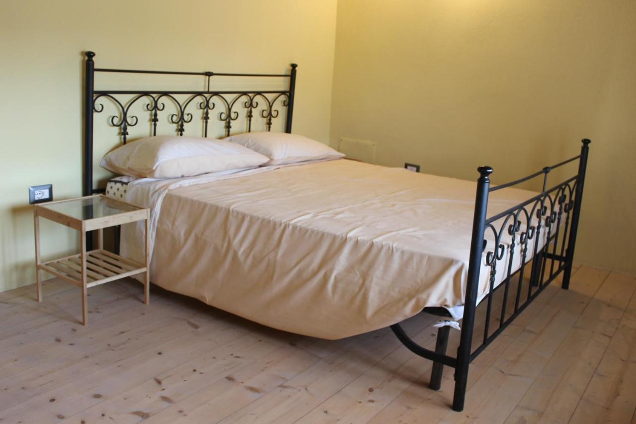 Sa Domu Beccia B&B Uras Bagian luar foto
